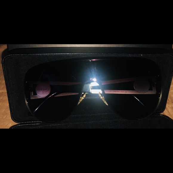 Versace Women Sunglasses - Picture 4 of 8